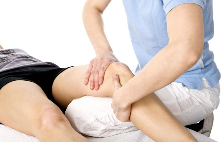 Xoa bóp bấm huyệt điều trị cứng khớp chi dưới (Chứng tý)